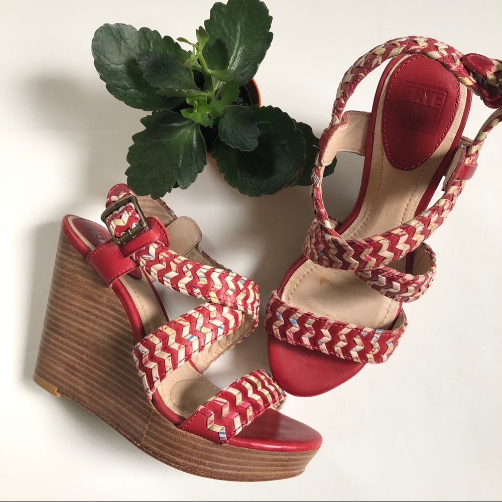 ⬇️$60 Frye ‘Corrina Whipstitch’ wedges